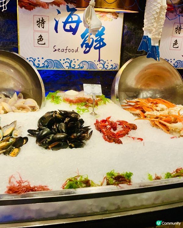 自助山用餐新體驗：魔術表演+美食雙享受！