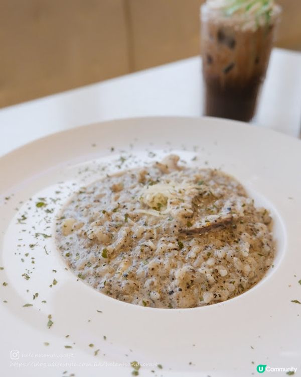 【吃下旺角】鬧市中央樓上cafe。隱藏超正開心果甜品 - Station 3 Cafe