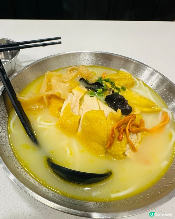 最愛花膠雞米線