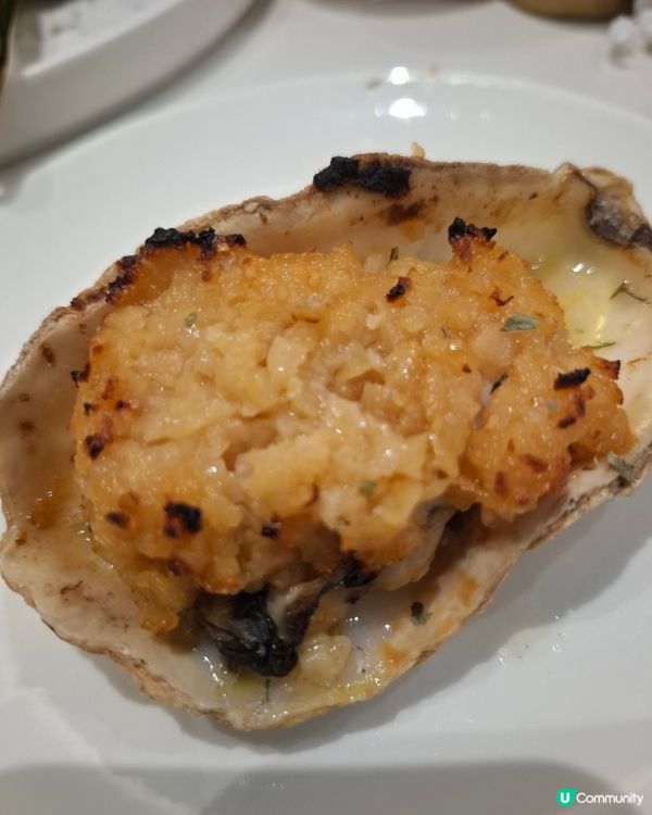 砵蘭街文青餐廳，裝修簡潔舒適，二人餐超抵食！🤩