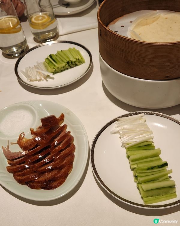  🦆🔥 花悅庭烤鴨，脆皮肉嫩，香氣四溢！