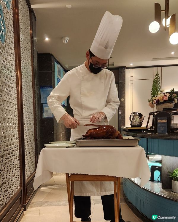  🦆🔥 花悅庭烤鴨，脆皮肉嫩，香氣四溢！