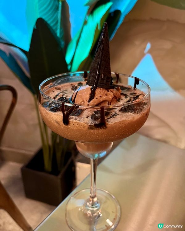 旺角兩層少女粉色主題同露營風打卡Cafe