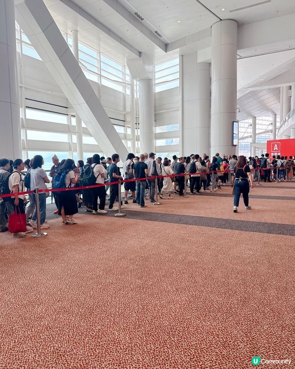 ## 香港國際試食節人山人海😱  
## 鴻福堂湯包😋