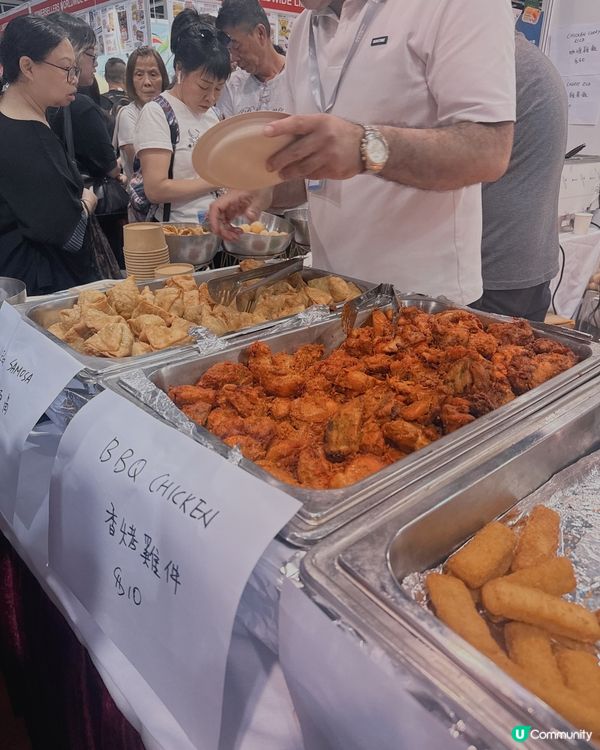 ## 香港國際試食節人山人海😱  
## 鴻福堂湯包😋