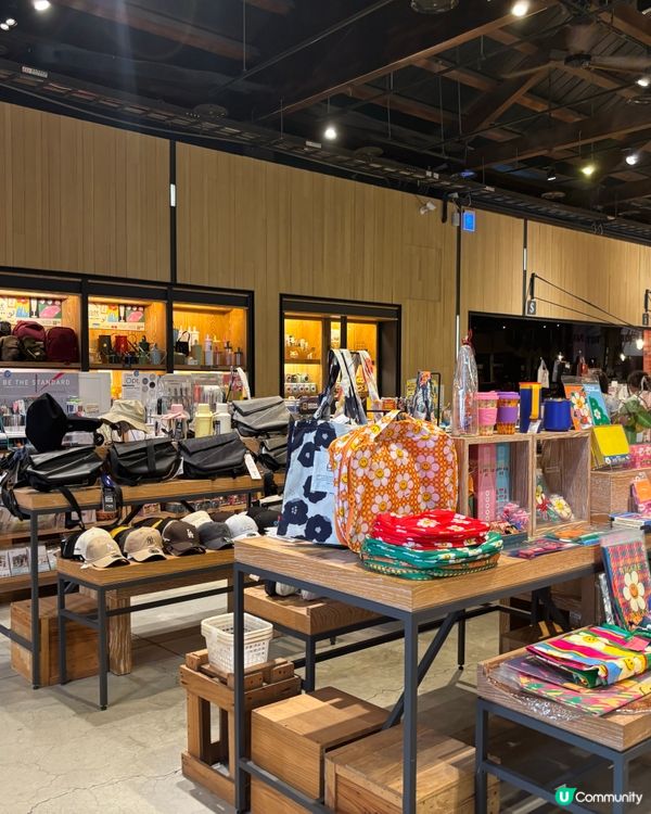 發掘高雄好去處🥰 新興文青駁二藝術區 行特大誠品同咖啡店😍