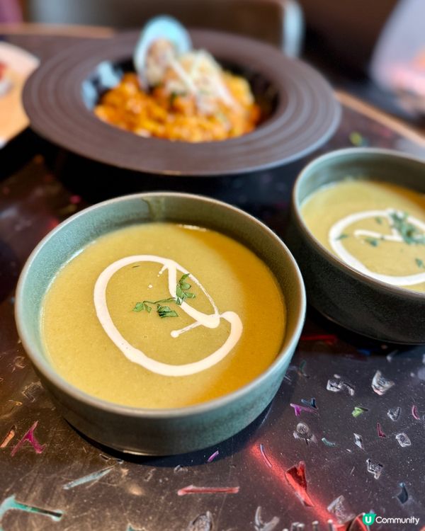 尖沙咀西餐廳🎤🎶  環境舒適，現場音樂表演超正！