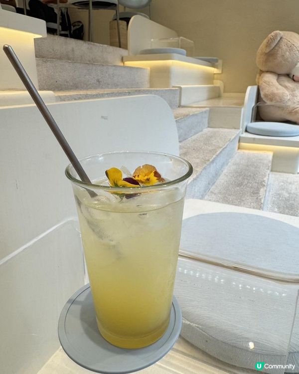 新派港式下午茶藍白格調