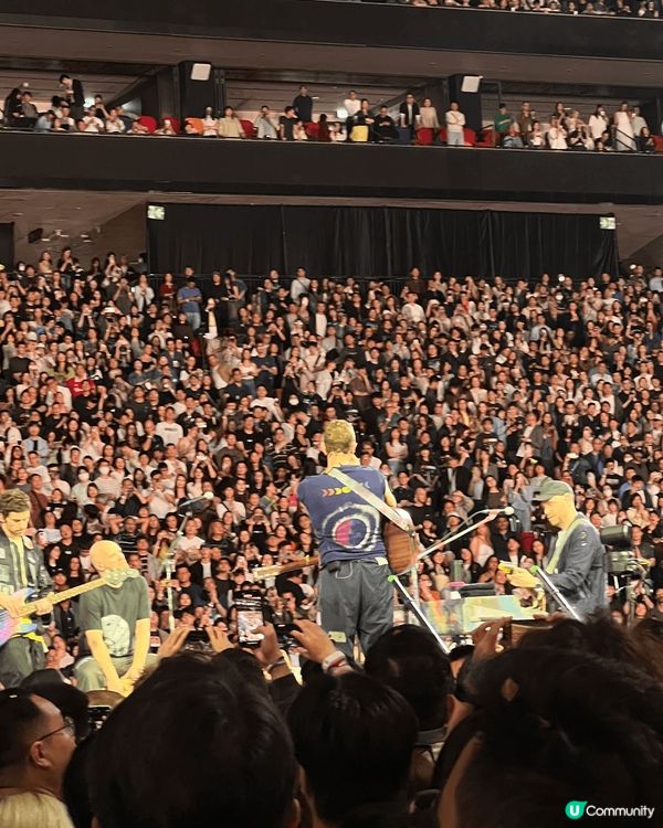 🌌 Coldplay香港啟德演唱會｜企位視角全記錄：一場靈魂...