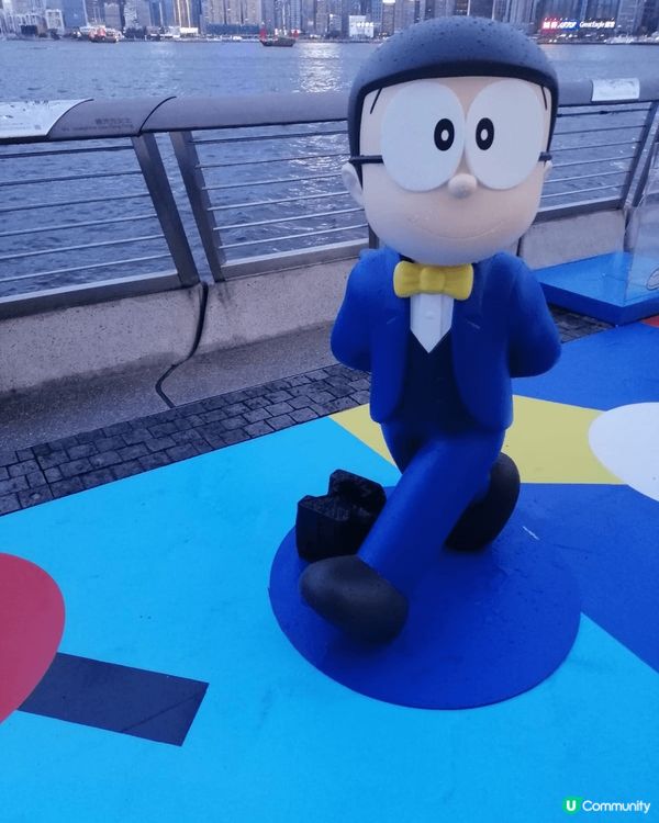 夏天到了, 在尖東海旁見到多啦a夢人物, 大雄, 胖虎, 小...