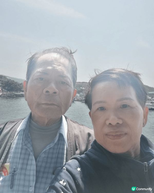 最近天氣好，我就第一時間同爸爸媽媽一齊去户外行下影下相，等佢...