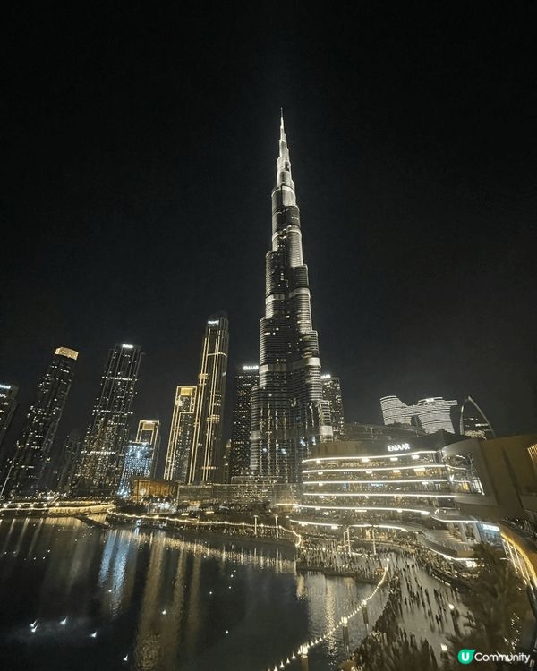 帆船酒店Dubai 綜合體位於阿聯酋購物中心內，有幾條滑雪道...