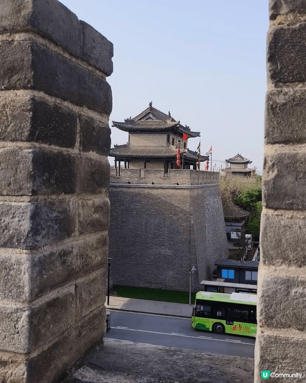 兵馬俑,秦始皇陵建於公元前246年至公元前208年，歷時39...