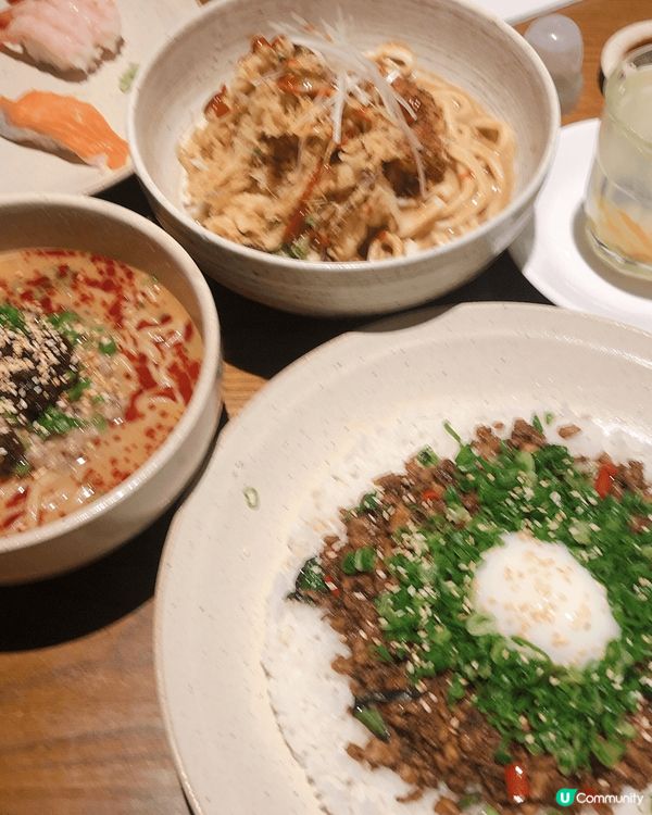 食美食必須要配上一杯酒，增添唔少美食嘅風味🤓當然最重要係釋放...