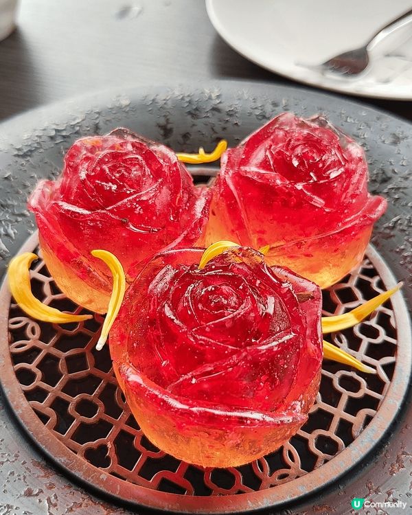 尖沙咀isquare 6樓潮藝館，新派潮州菜。整片落地大玻璃...