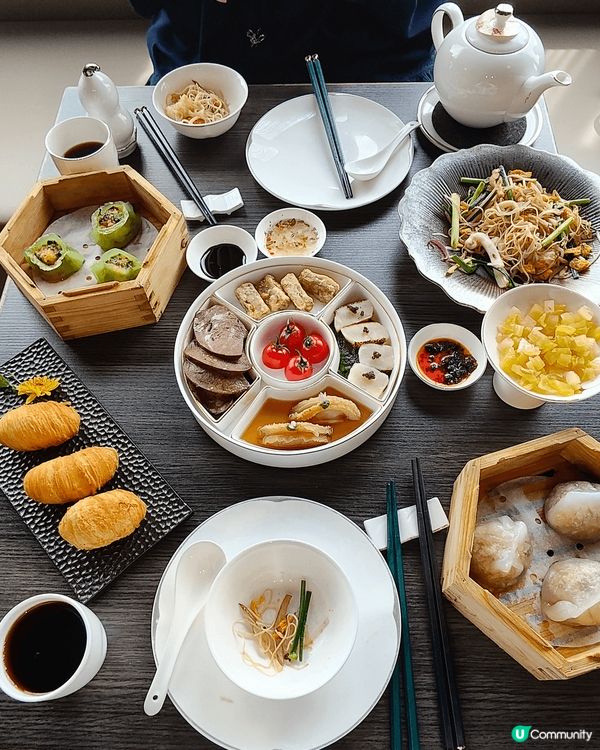 尖沙咀isquare 6樓潮藝館，新派潮州菜。整片落地大玻璃...