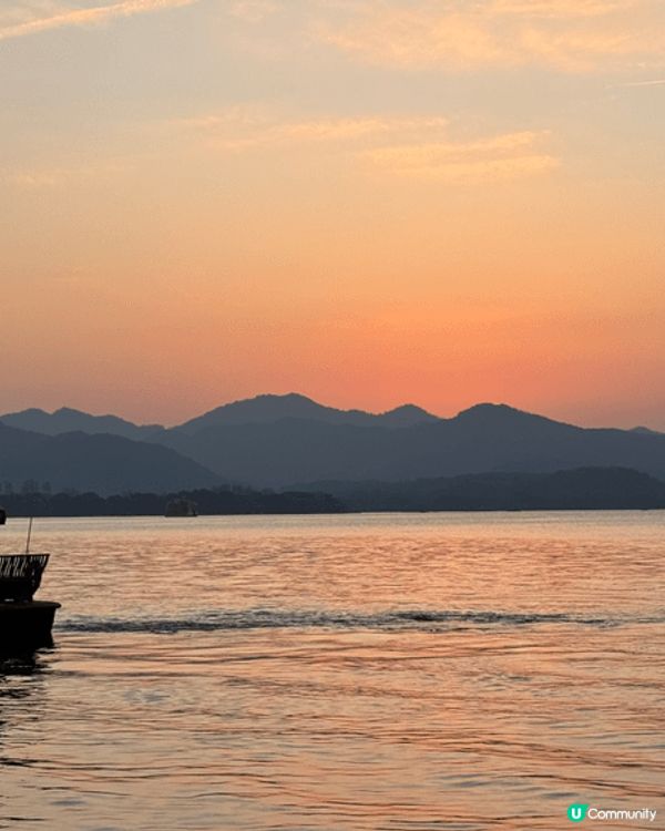 杭州西湖，好出名既地方～景色好靚，黃昏時間去好正😊遊埋船河正...