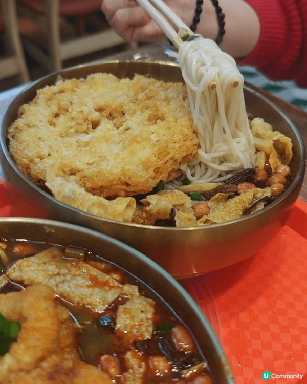 經過朋友推薦，終於試咗近排人氣急升嘅「小飞螺」柳州螺蛳粉。整...