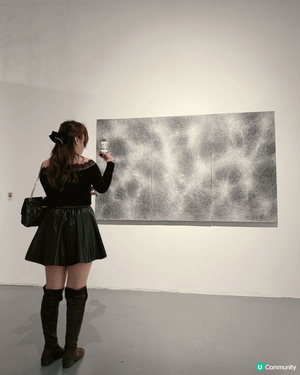 《鹽田千春》白、紅、黑線互相交織