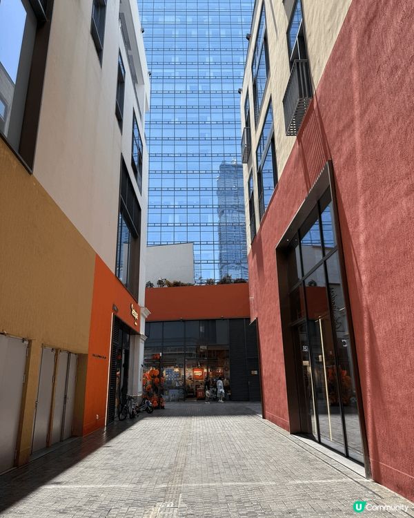 深圳嘅深業上城好多文青小店，同其他商場只係得大型連鎖店有啲唔...