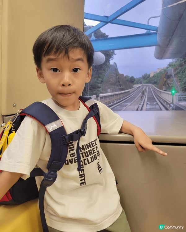 帶住小朋友係亞洲地區不停行萬哩路，著住韓服體驗當地文化，率先...