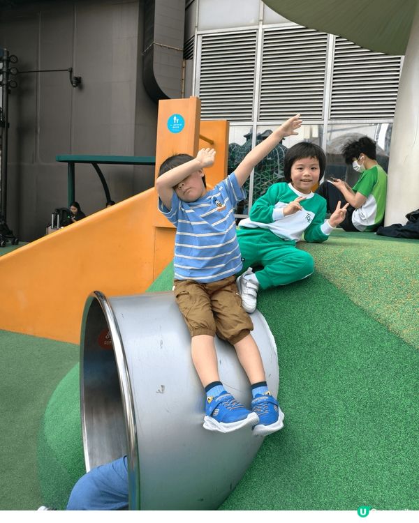 同小朋友岀街當然最想影多啲相打卡啦，今次就去左新都會廣場啦，...