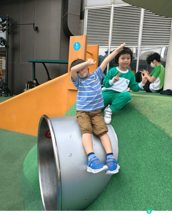 同小朋友岀街當然最想影多啲相打卡啦，今次就去左新都會廣場啦，...