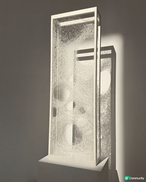 深圳鹽田千春《命運的邊緣》在木星藝術館舉辦中！展館中展出不少...