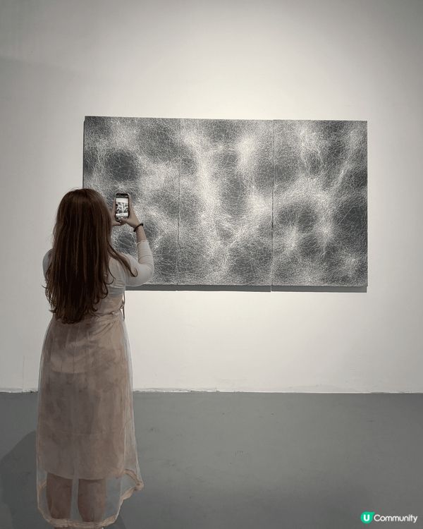 深圳鹽田千春《命運的邊緣》在木星藝術館舉辦中！展館中展出不少...