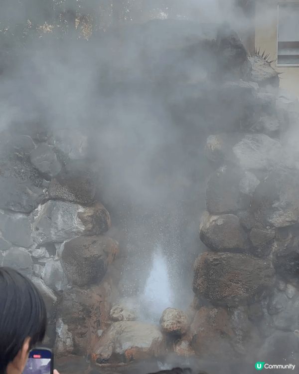 日本福崗的別府的龍卷地獄，一去到望到的是平平無奇嘅石頭砌成嘅...