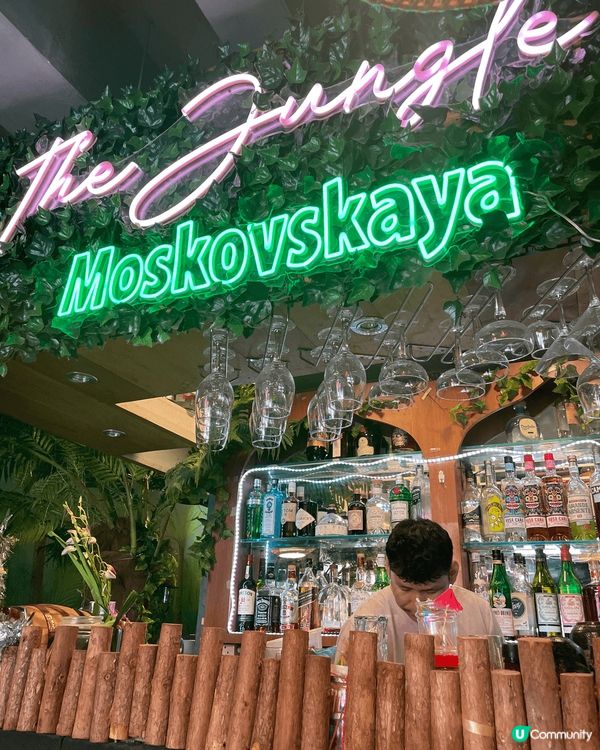 The Jungle 餐廳以熱帶風情為主題，從踏入餐廳的那一...