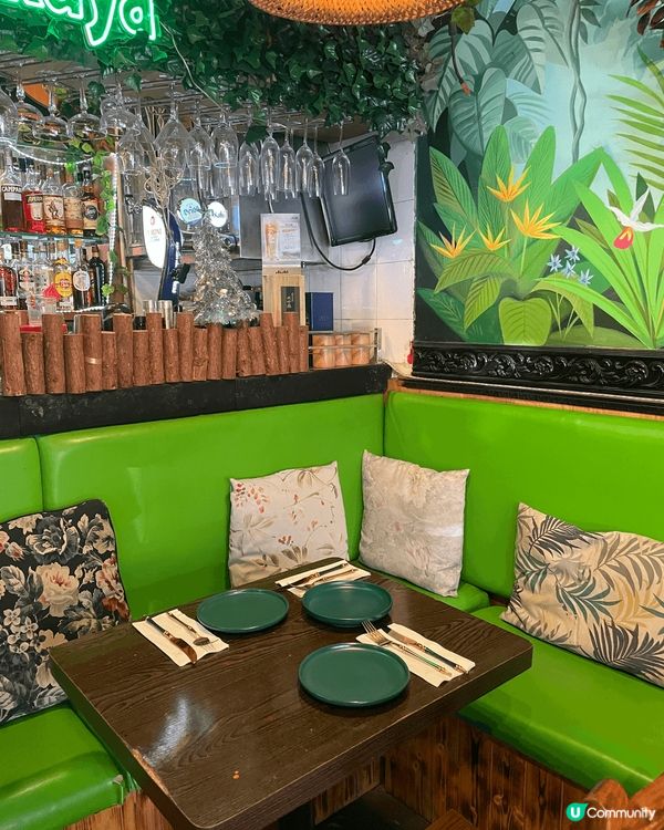 The Jungle 餐廳以熱帶風情為主題，從踏入餐廳的那一...