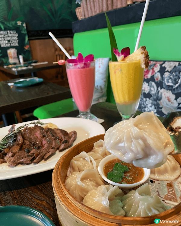 The Jungle 餐廳以熱帶風情為主題，從踏入餐廳的那一...