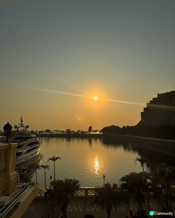 香港也有很多值得去看的風景，例如屯門的黃金海岸日落，元朗大棠...