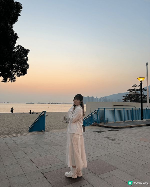 香港也有很多值得去看的風景，例如屯門的黃金海岸日落，元朗大棠...