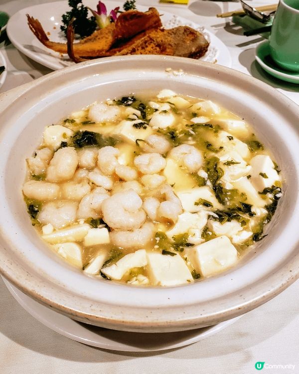 位於灣仔嘅浙江軒，係米芝蓮一星餐廳，由2011年開業，最近裝...