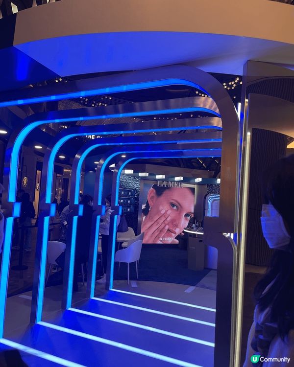 我其中好喜歡去嘅打卡熱點，係參加大型護膚品牌嘅展覽，佢哋設計...