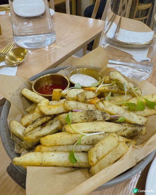 今日我去咗boholic食晚飯,環境真係超靚,有日韓少女感覺...