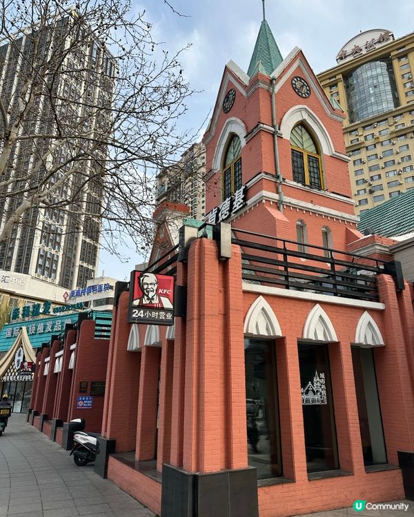 住在教堂裏的炸雞