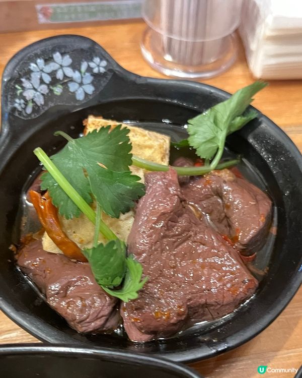 六両三台灣菜 🏮  簡約時尚，古色古香