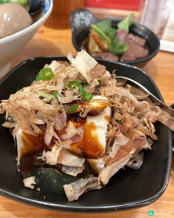 六両三台灣菜 🏮  簡約時尚，古色古香