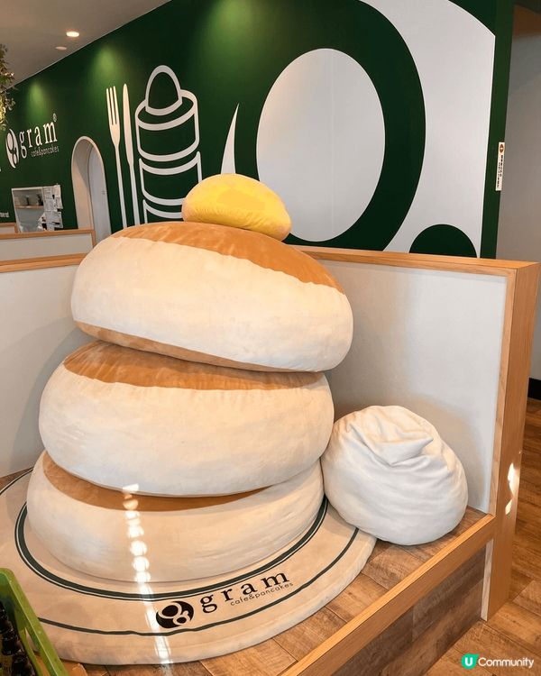 北海道富良野最出名嘅密瓜雪糕同埋粟米、pancake。