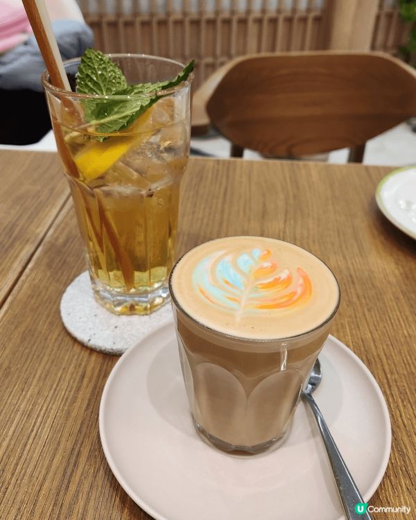 位於葵芳新都會嘅Beans cafe，開係葵芳地下嘅中庭位置...