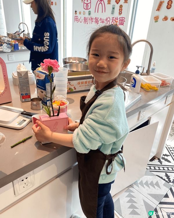 阿女親手製作的草莓海綿蛋糕，去深圳旅遊可以去設鄉味體驗下DI...