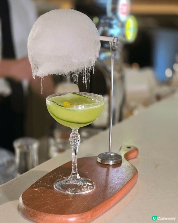 合和酒店大堂酒吧地方寬敞，坐得舒適；於下午五時至八時惠顧指定...