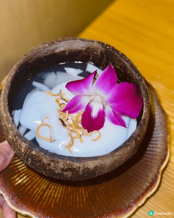 平時就好鍾意食甜野, 每次食飯都會叫埋甜品, 所以影落唔小甜...