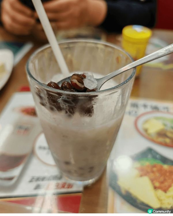 我每次一到深水埗，一定去深香園食蛋牛治，餐飲豬肝麵和紅豆冰。...