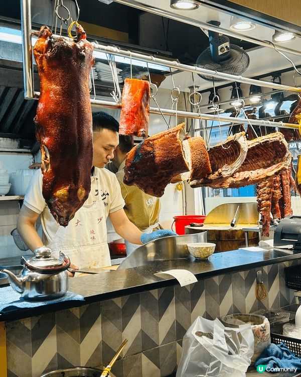 大少燒味茶餐廳 冇煮飯，直接去斬料再煲個飯就得啦咁就搞掂一餐...