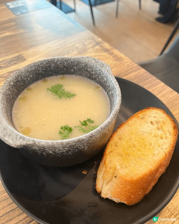 位於繁忙的銅鑼灣市中心，Little Fresh Cafe ...