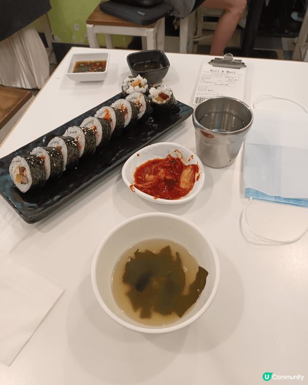 燒春雞配意粉，份量大啱哂大胃王。魚柳配薯蓉啱胃口一般嘅人士。...